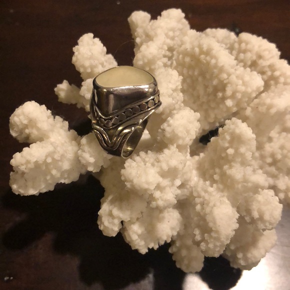 Sterling Silver Ring with Sea Glass - Picture 3 of 8